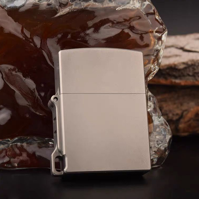 Titanium TC4 Armor Oil Lighter - Fire Starting Kit recension och pris